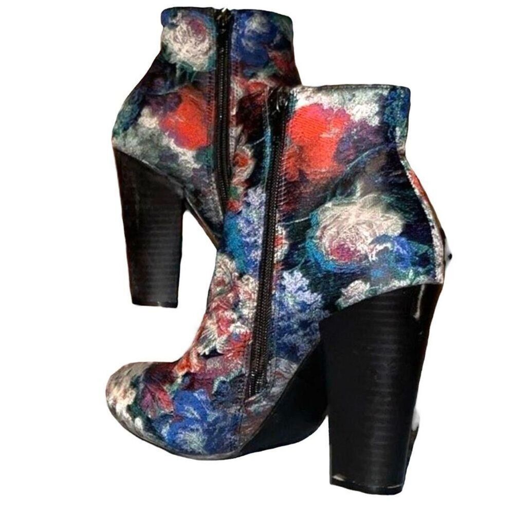 Liliana Booties sz 7.5 - Picture 3 of 6
